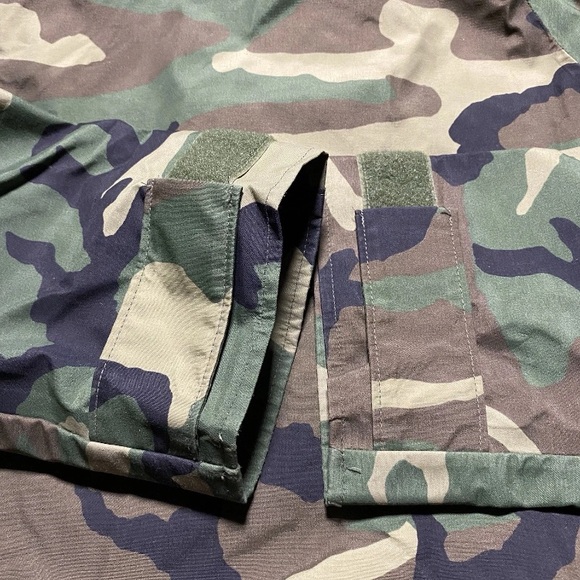 U.S. Army ECWCS Gen I Woodland Camo Gore-Tex Cold Weather Parka MEDIUM REGULAR - Picture 7 of 13